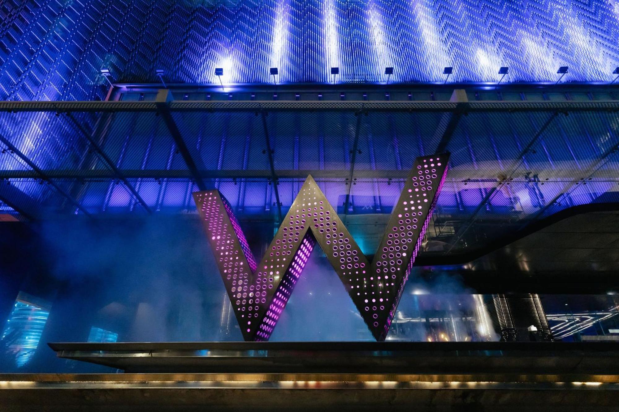 W Hotel 5*